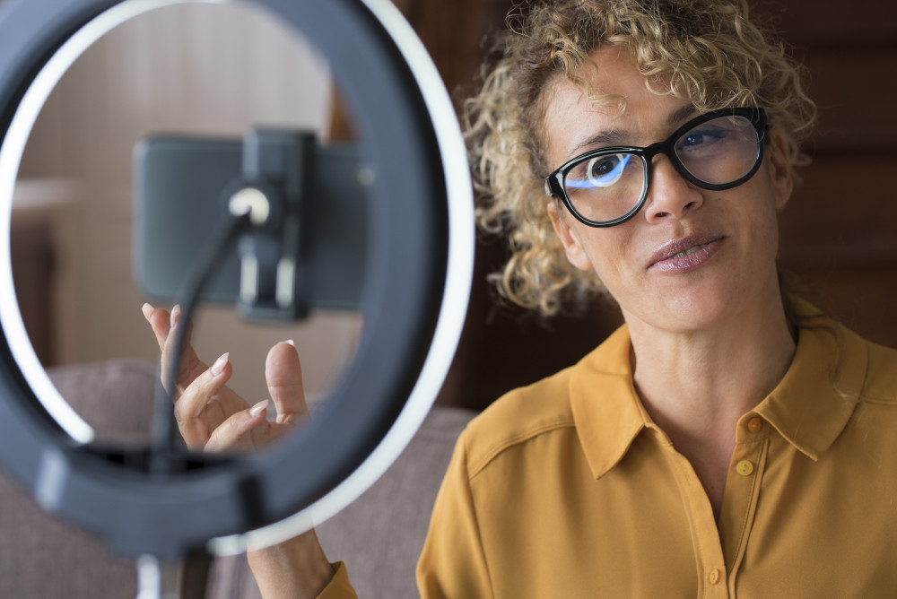 Lampes de salon : un éclairage sur mesure pour sublimer votre intérieur